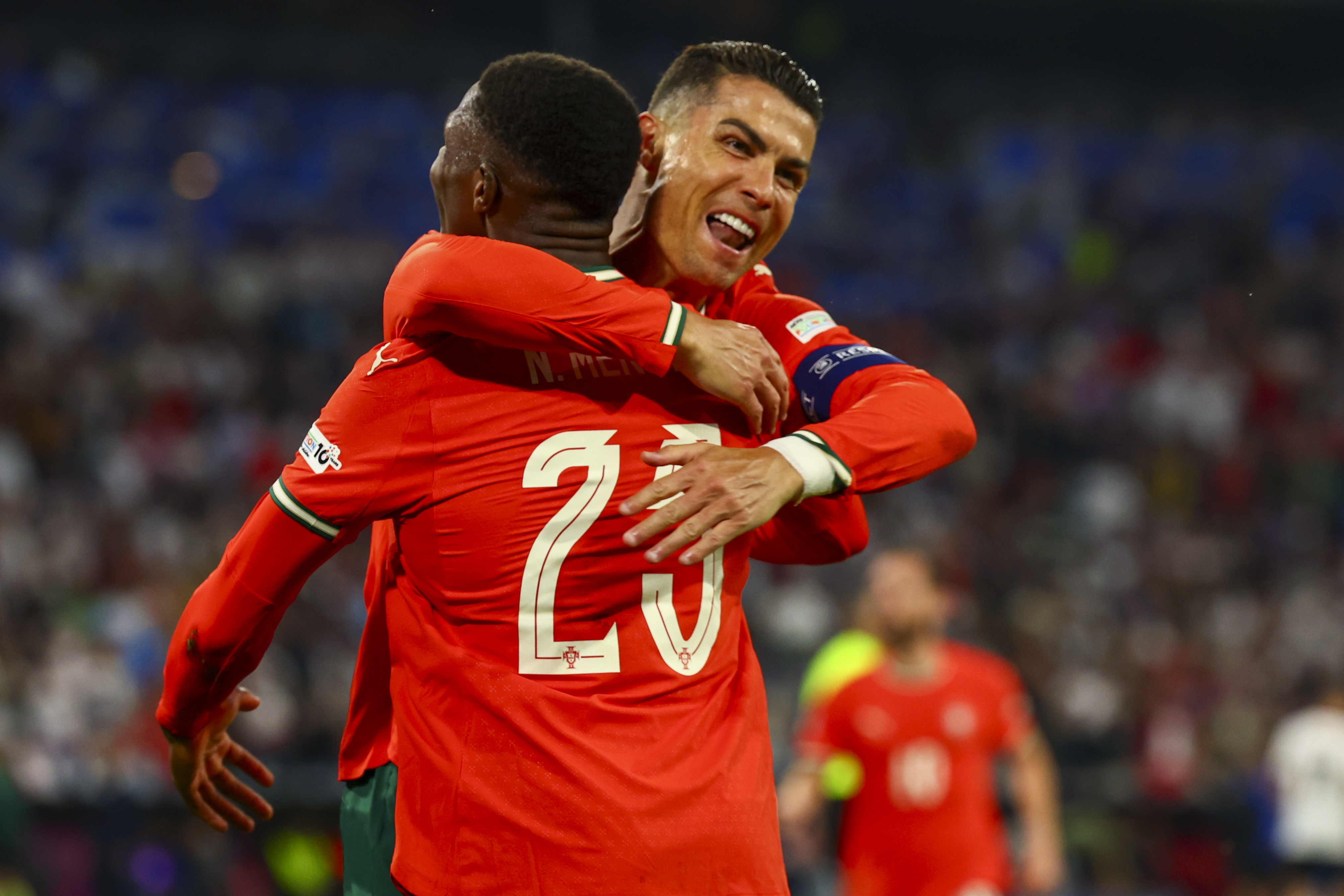 乐动体育-欧国联比赛：波兰负于葡萄牙，主场遭遇失利连败(欧国联比赛波兰负于葡萄牙,主场遭遇失利连败的原因)