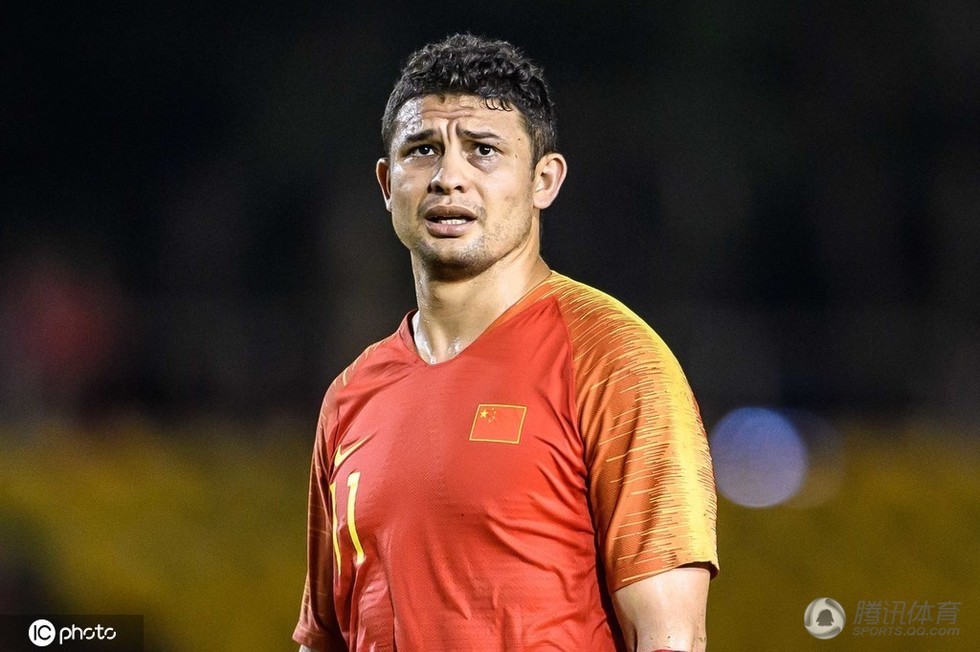 乐动体育-巴恩茅斯球员团结一心，战胜对手保住三分(非暴力沟通电子版)